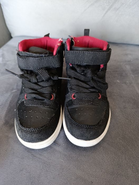 Buty sportowe chłopięce r. 29