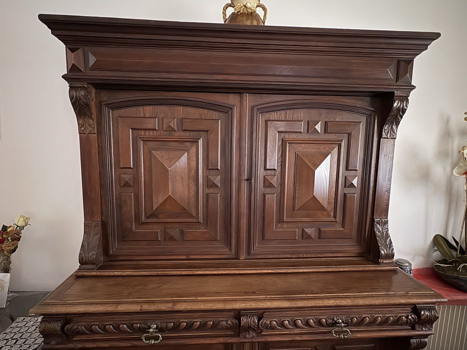 Móvel de sala antigo em Carvalho