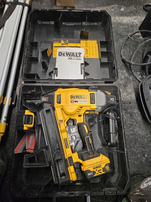 Osadzak do betonu DeWalt