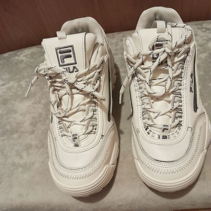 Продам оригінальні шкіряні красовки FILA