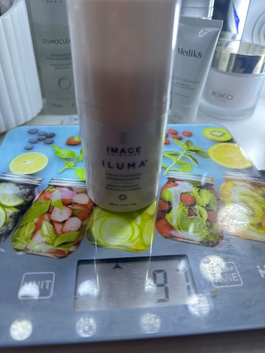 Iluma Intense Brightening Exfoliating Powder энзимная пудра эксфолиант