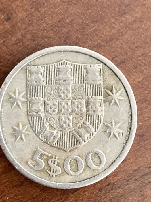 3 moedas de 5 escudos (1964, 1966 e 1967); oferta moeda 1984