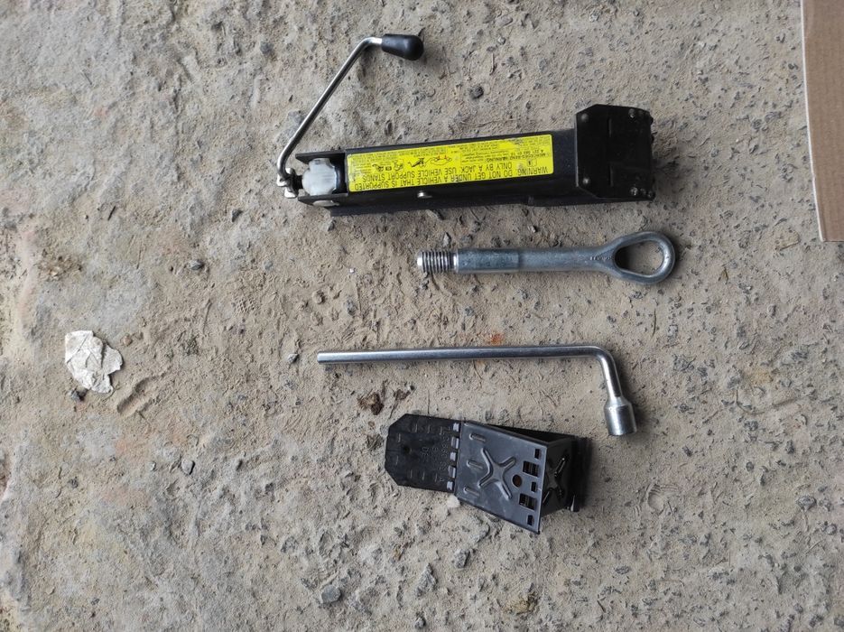 Домкрат mercedes s-klass w221,w222,a2215830015