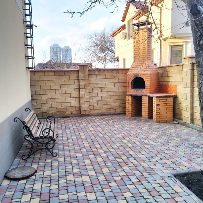 Таирова. 1 этаж. Киевский рынок. Газ. Своё отопление. Зона барбекю