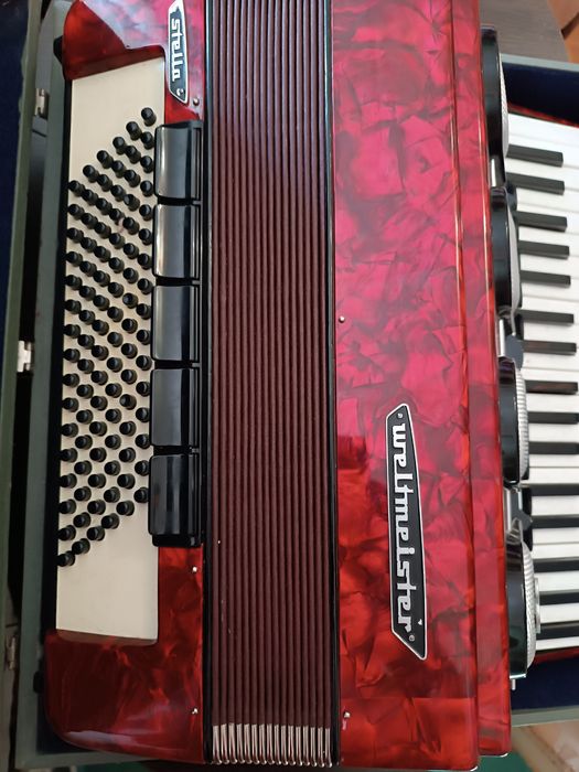 Аккордеон Weltmeister stella 4/4 с сурдиной