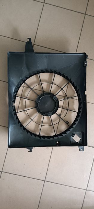 Діфузор вентилятора радіатора Hyundai Santa Fe 2012-2015