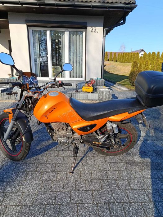 Junak 123-125cm3