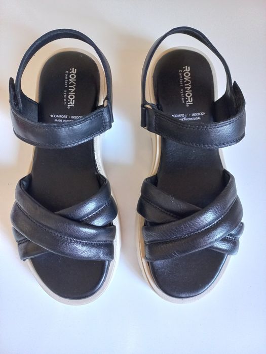 Sandália preta e branca da rokinori