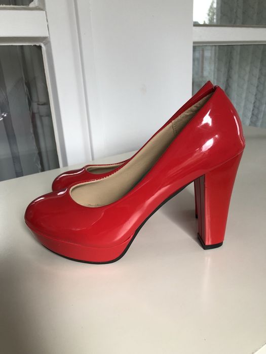 Стан нових. Лаковані туфлі-човники. Туфли. 39 розмір.