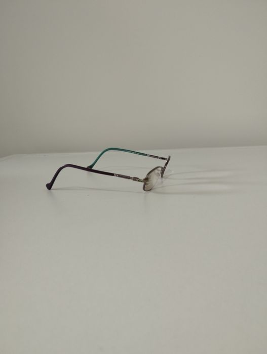 Armação de metal colorida para criança