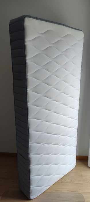 Cama + colchão IKEA individual