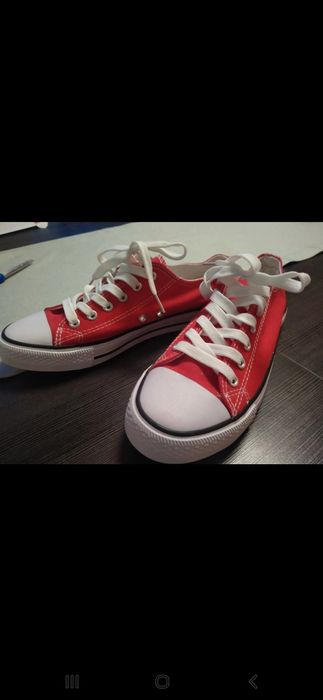 Czerwone trampki
