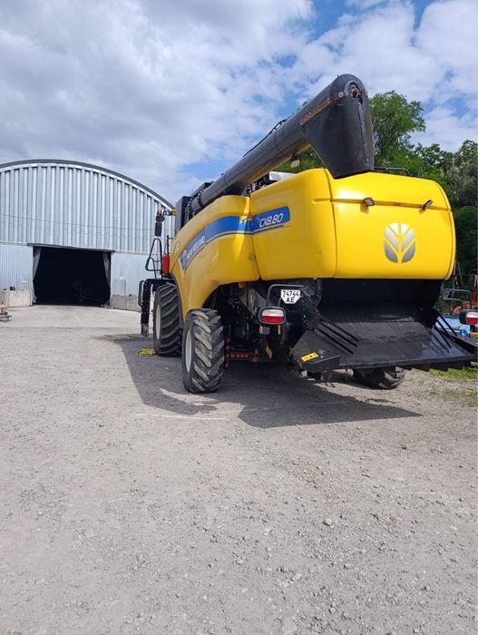 Комбайн New Holland CX8.80