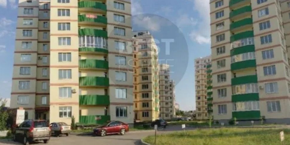 Продам  панорамную спарку в центре 2 квартиры через стену.