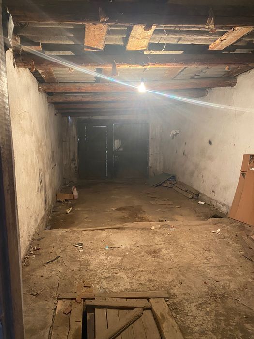 Продам будинок з дIлянкою на 3 сотки, гаражем