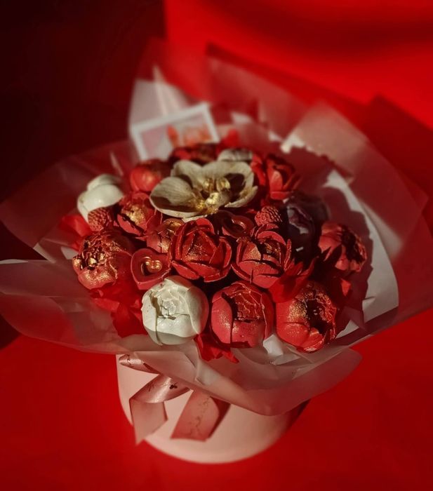 Шоколадні квіти з бельгійського шоколаду преміум якості.