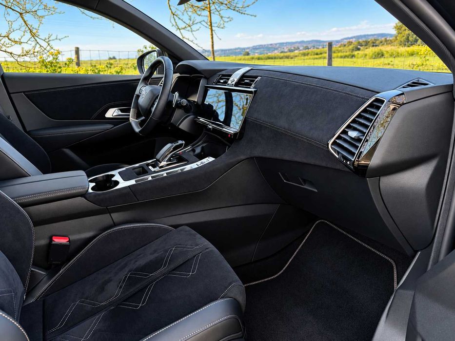 DS7 Crossback E-Tense Performance Line