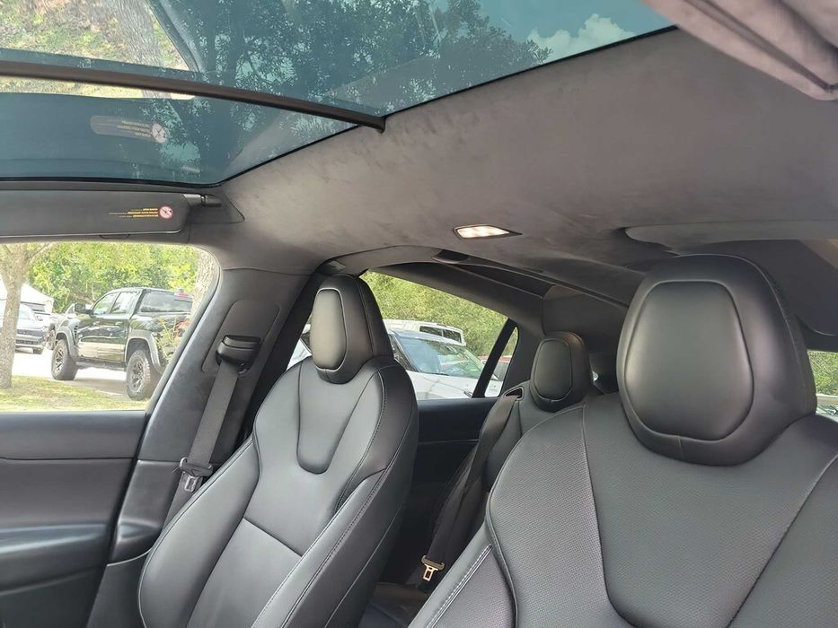 Tesla Model X      2022