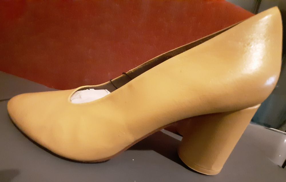 Sapatos novos da coleção da Disney da Zara
