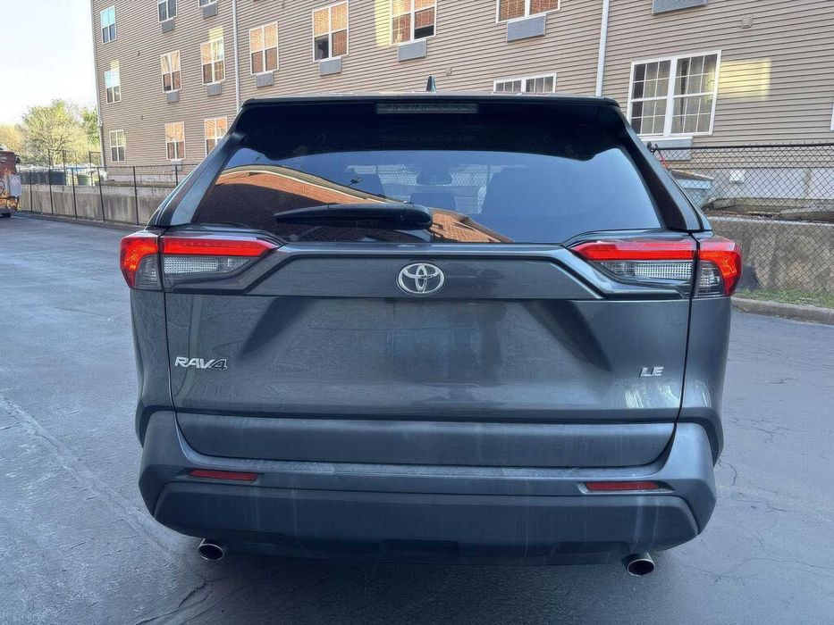 Toyota RAV4      2020