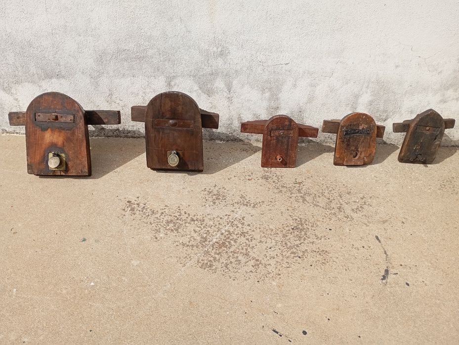 Postigos de depósitos bom estado