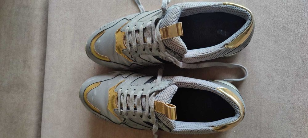 Sapatilhas Gianni Versage tam. 43 em bom estado