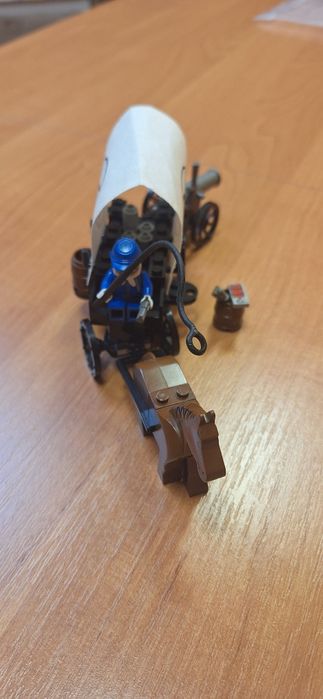 Lego Western 6716 Weapons Wagon..