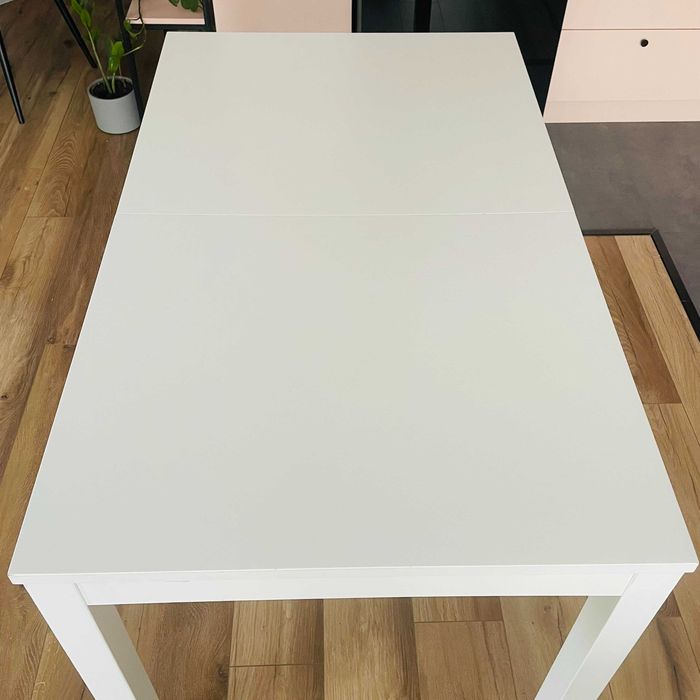 Stół IKEA Bjursta