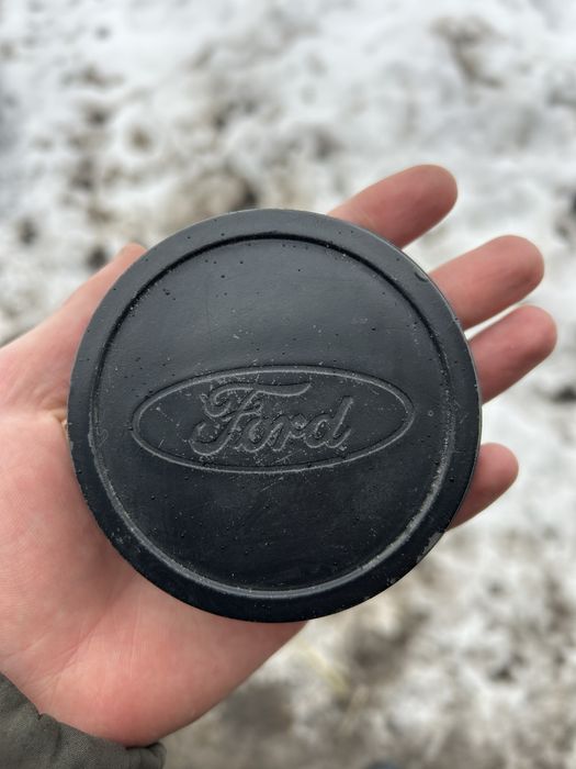 Продам ковпак диска Ford Transit