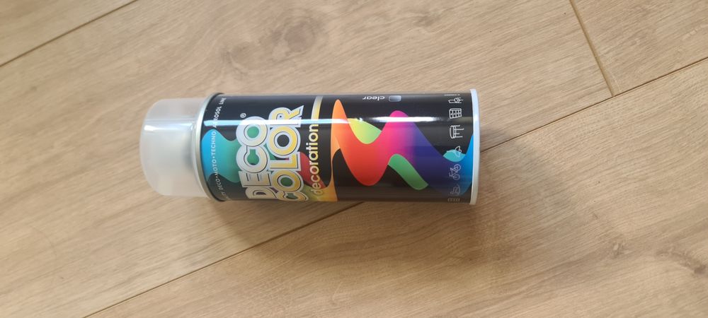 Lakier bezbarwny w sprayu