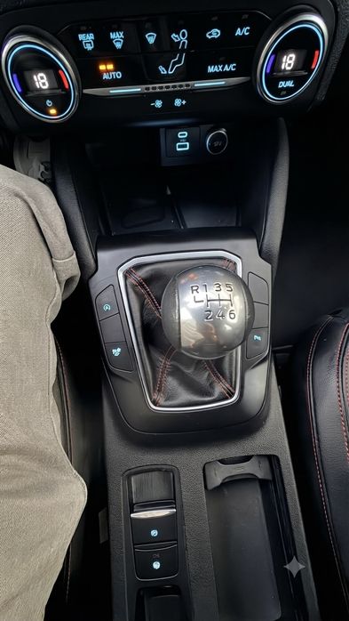 FORD KUGA  Com poucos quilômetros rodados, como novo.