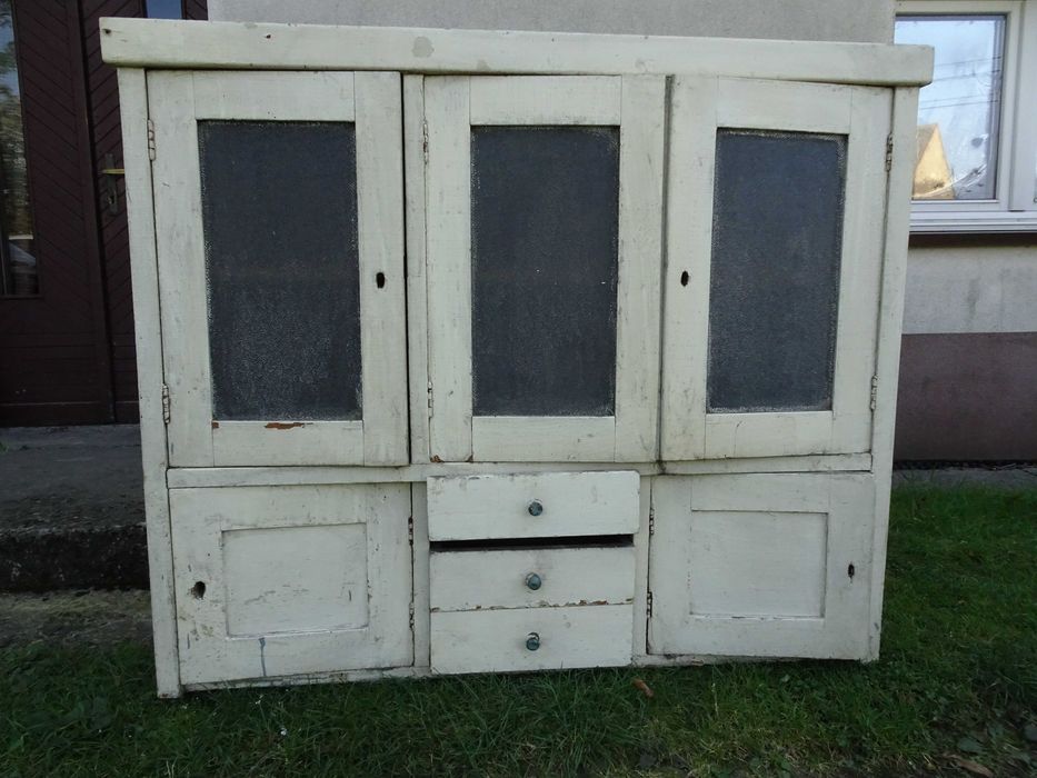 Kredens kuchenny drewniany