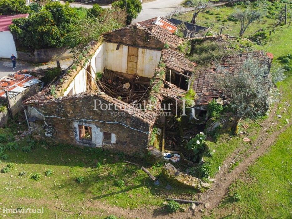 Quintinha com ruínas em Proença-a-Nova