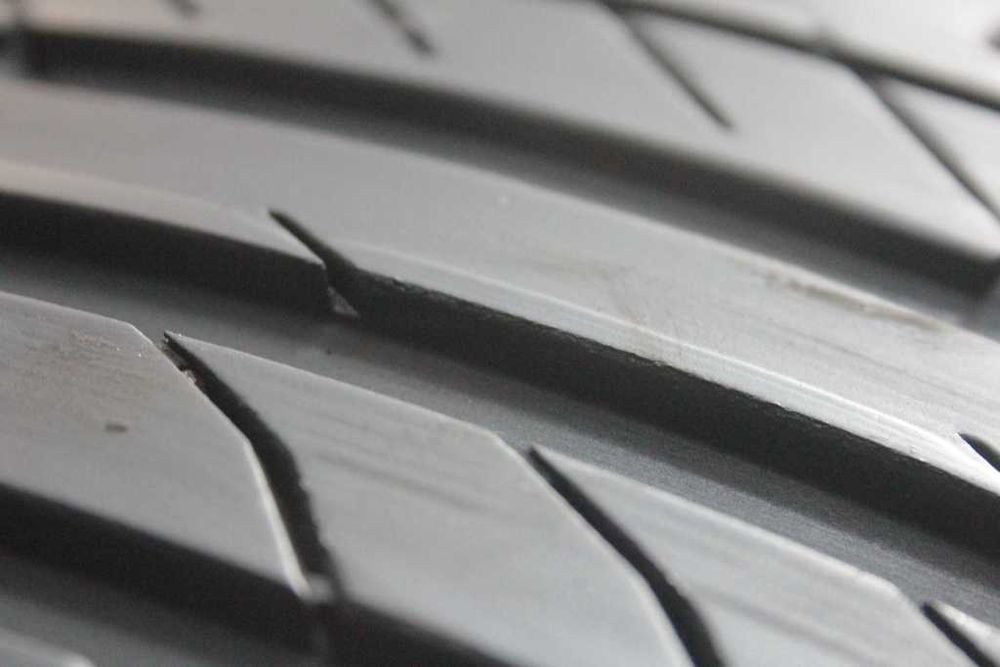 225/45/18 Continental ContiSportContact 5 SSR 225/45 R18 95Y XL MOE