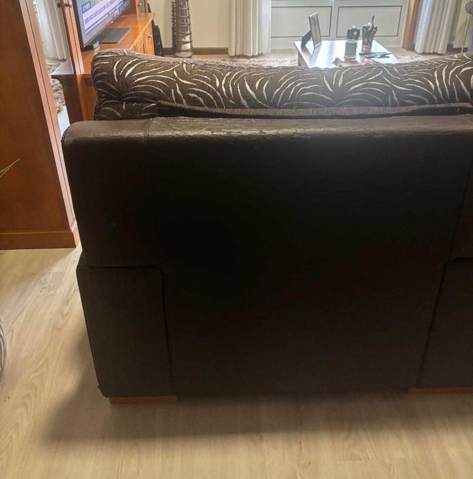 Conjunto de sofás em bom estado – pronto a usar!