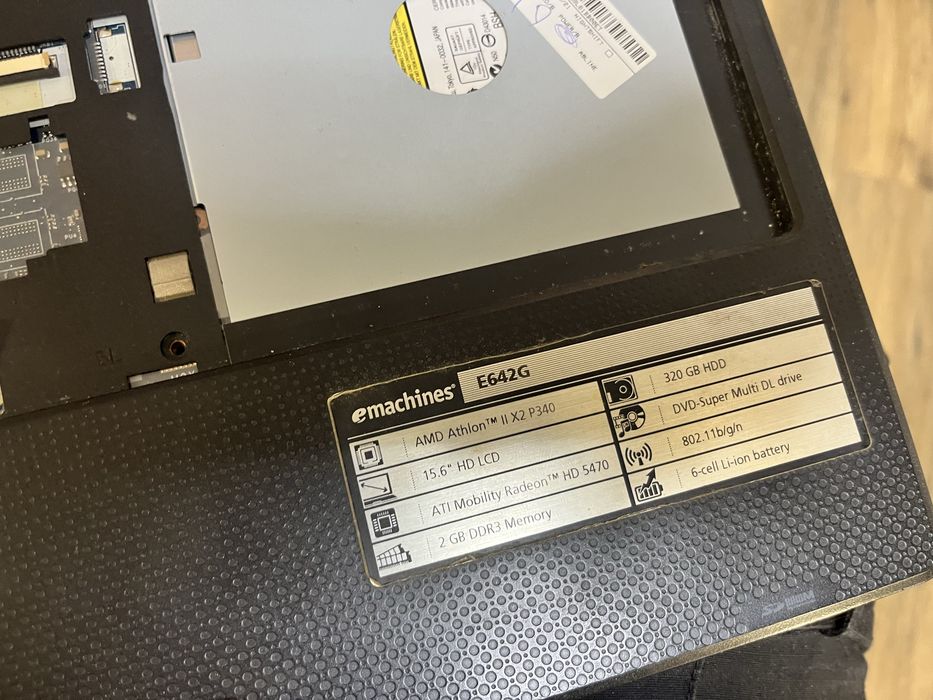 eMachines E642 матриця