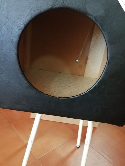 Casa para gato ou cão pequeno