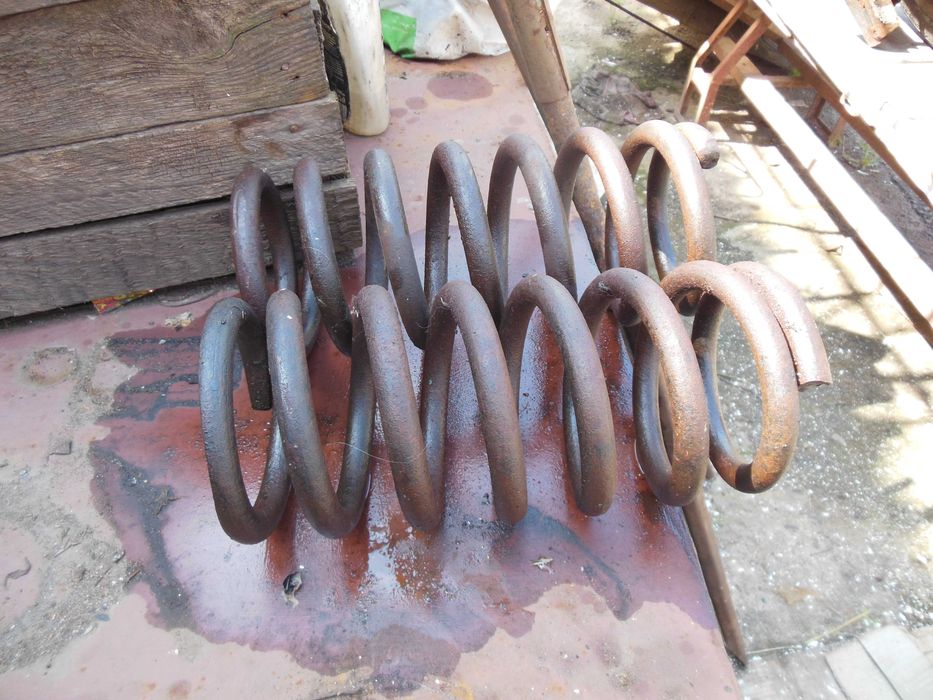 продам пружины на Москвич412.