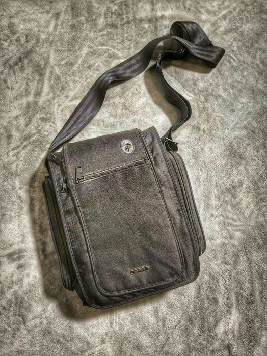 Сумка-мессенджер.