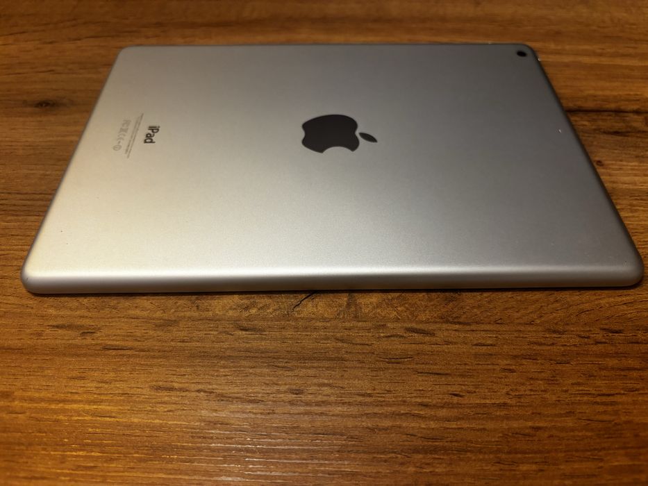 Apple iPad Air 32GB Wi-Fi (A1474) Srebrny - Stan BDB