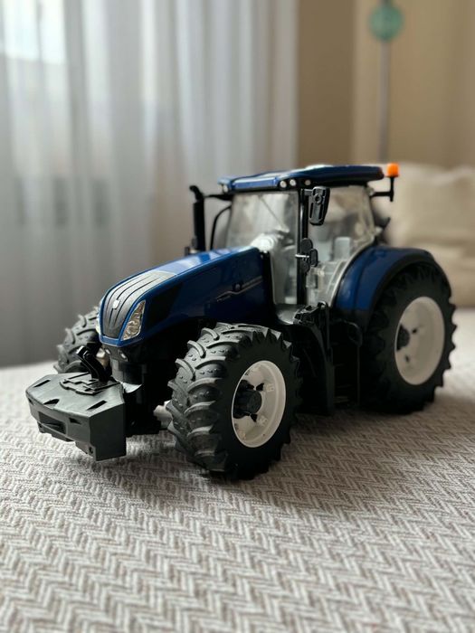 Traktor New Holland BRUDER