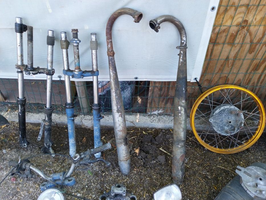 Lote de peças antigas de motorizada.