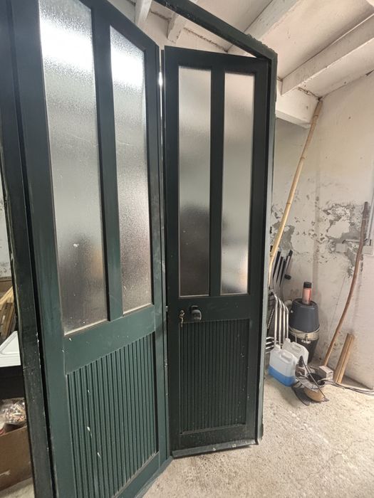 Vendo porta de aluminio