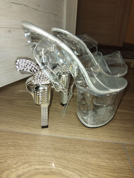 Wysokie szpilki, kobiece, seksowne, erotyczne r.38