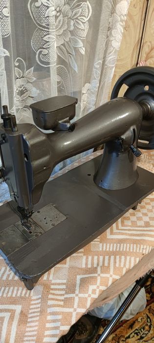 Промышленная швейная машинка  23 класса.