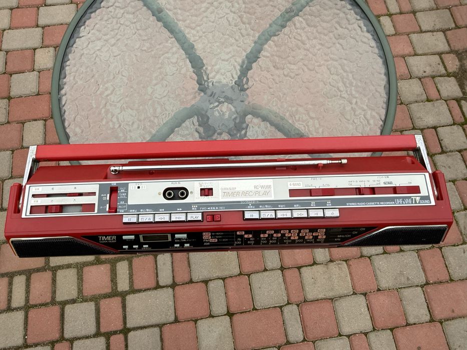 Продам магнитолу Victor RC-WU66