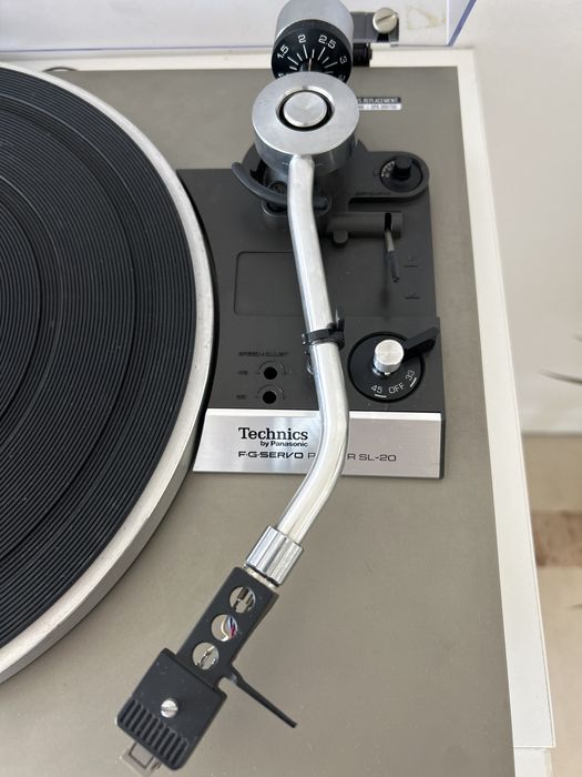 Technics  FG SERVO  PLAYER SL-20