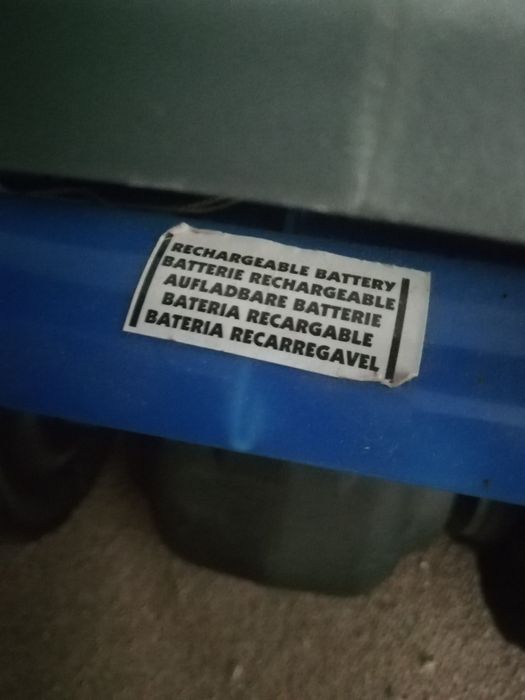 Moto eléctrica para criança