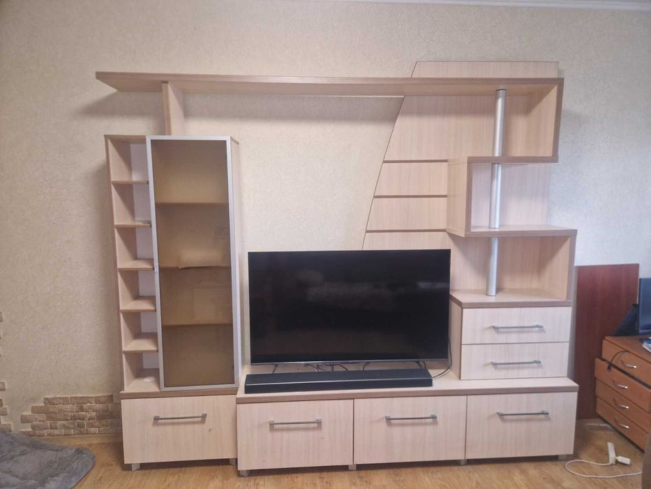 Продам горку до залу б/у