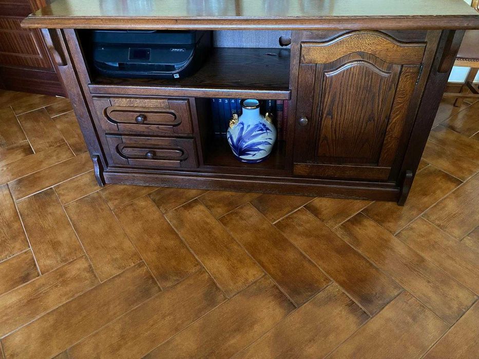 Móvel de TV madeira escura